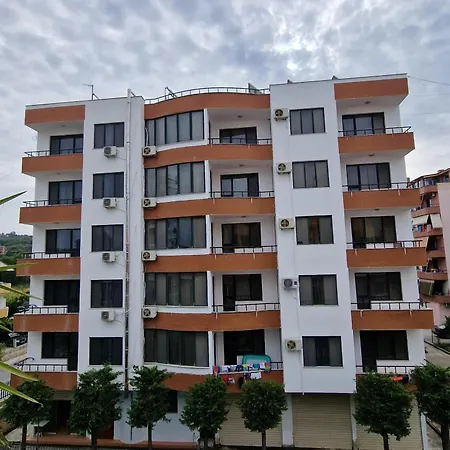 Alea 300m From Beach, Umbrella And Sunbeds Included, Parking, Wifi, Up To 5 People * Golem (Tirana)