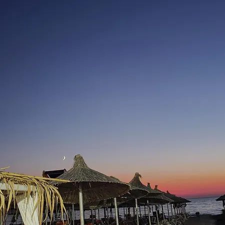 Alea 300m From Beach, Umbrella And Sunbeds Included, Parking, Wifi, Up To 5 People Golem (Tirana)