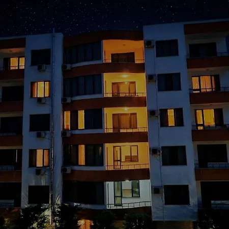 Alea 300m From Beach, Umbrella And Sunbeds Included, Parking, Wifi, Up To 5 People Apartamento Golem (Tirana)