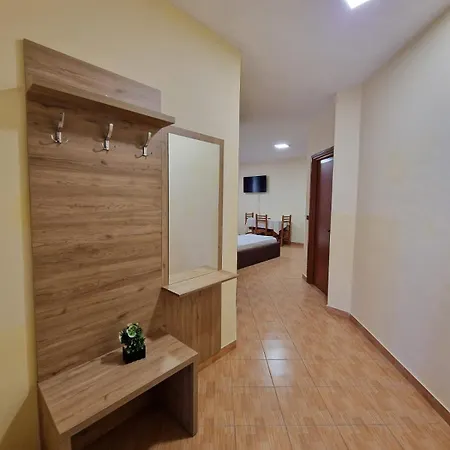 Apartamento Alea 300m From Beach, Umbrella And Sunbeds Included, Parking, Wifi, Up To 5 People