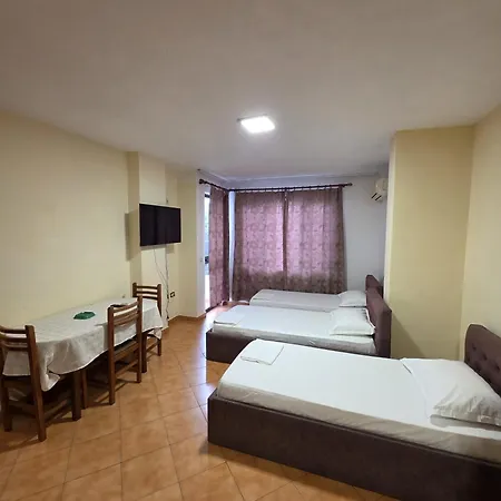 Alea 300m From Beach, Umbrella And Sunbeds Included, Parking, Wifi, Up To 5 People Appartement
